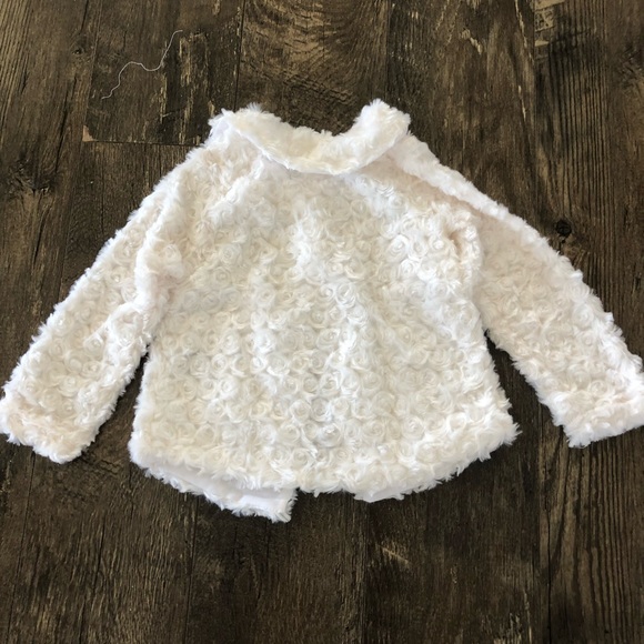 NWOT Boutique Fashion Kids 4T Faux Fur White Pea Coat - Picture 3 of 6